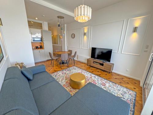 Seaside Escape with Terrace - Nice