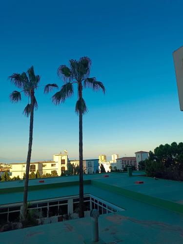 La Colina Beach & City