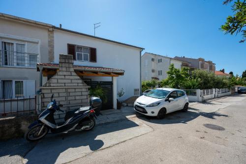 Apartments with parking space Biograd na Moru - 22475