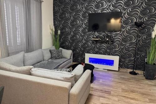 Apartments with parking space Rijeka - 25935