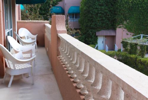 Un balcón o terraza de Forest Villas Hotel