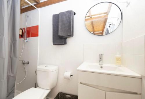 Studio 11 with kitchen and private bathroom, Lisbon Center
