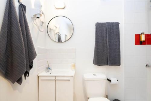 Studio 11 with kitchen and private bathroom, Lisbon Center