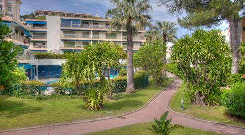 Eden Park 3 pièces 4 étoiles 100m des Plages Piscines SPA Parking