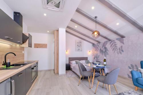 Nikolina - Luxury Studio apartment with private parking, near sea