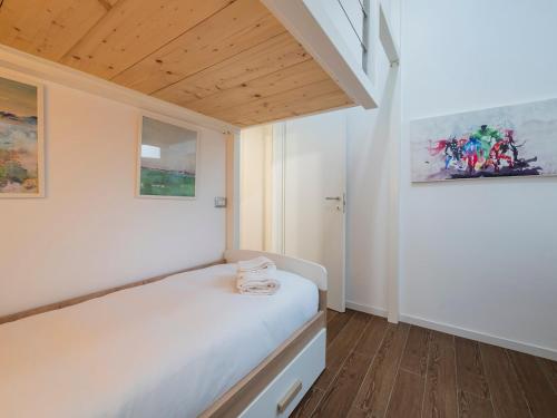 Xenia Milano - 3 rooms apt at Via Vincenzo Vela 14