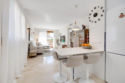 Sunny penthouse with terrace, Punta Prima