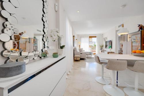 Sunny penthouse with terrace, Punta Prima