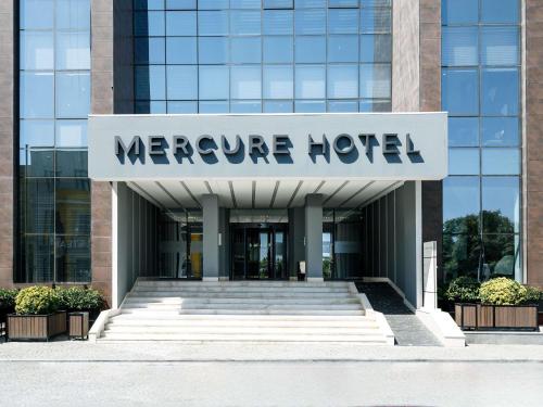 Mercure Baku City — Property building