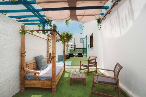 Villa Apapache with Private Heated Pool and Beach - 5 Min Walk