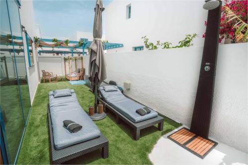Villa Apapache with Private Heated Pool and Beach - 5 Min Walk