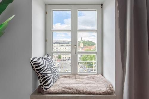 Foto Urban Jungle Suite - Free Parking & Panoramic View by HERO HOMES 5