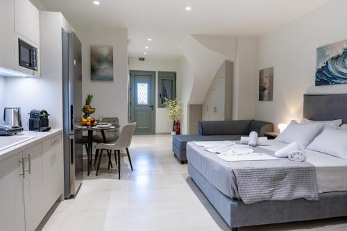 Courtyard Breeze Studio by the Port