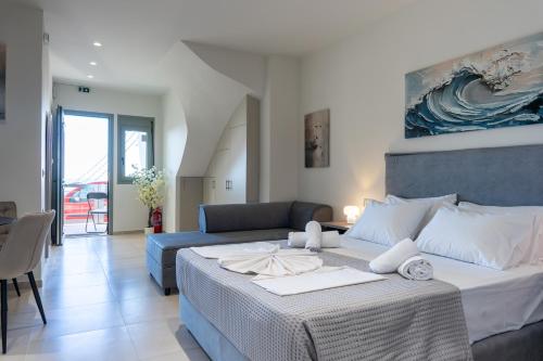 Courtyard Breeze Studio by the Port