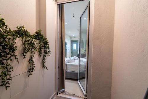Courtyard Breeze Studio by the Port