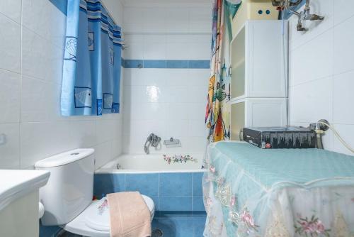 Athenian Harmony - Spacious Apt near Metro