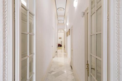 Magnificant Rambla Plaza View - Monthly Rental