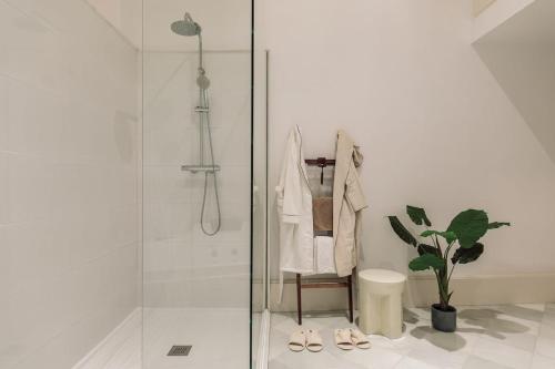 Magnificant Rambla Plaza View - Monthly Rental