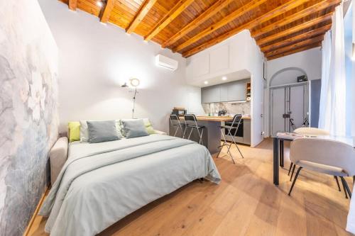 Downtown luxury Sleeps 4, Crocetta, 8 min from the Duomo