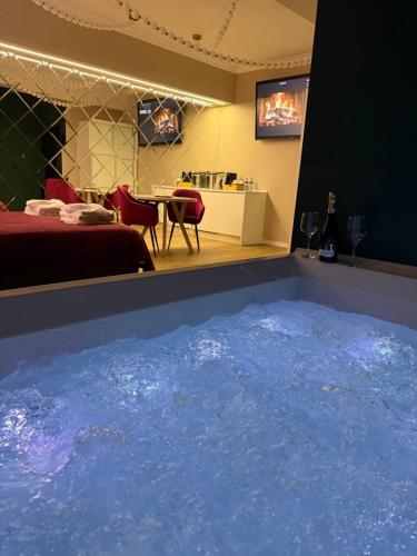 Apartament z Jacuzzi Kraków ROYAL Rzeszowska