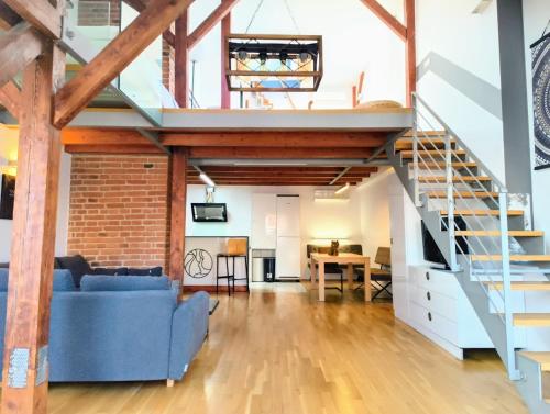Quiet Loft Great for Couples & Family