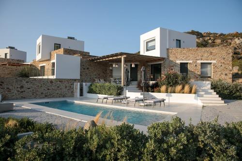 Villa Andalusia, Steps from Orkos Beach