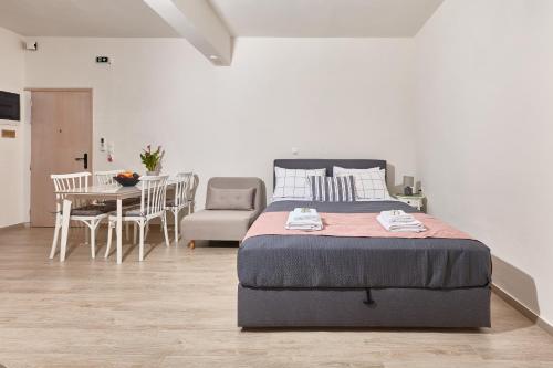 Eris Studio - 2 min from Sandy Beach