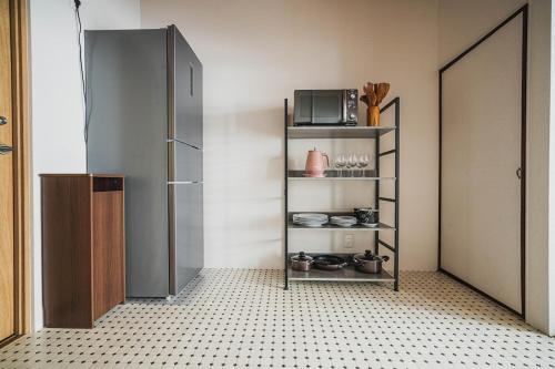Shinjuku Area, 8-min to Station, 4 BR, Sleeps 9