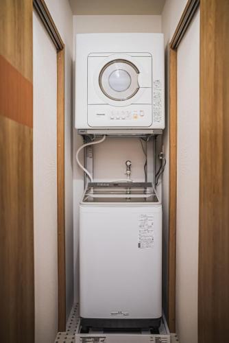 Shinjuku Area, 8-min to Station, 4 BR, Sleeps 9