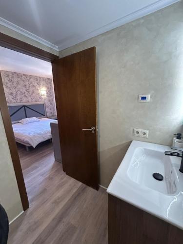 Apartment En Punta Prima con 3 Piscinas, 2 dormitorios,2 baños ,parking y seguridad 24 horas