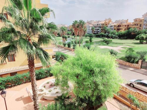 Apartment En Punta Prima con 3 Piscinas, 2 dormitorios,2 baños ,parking y seguridad 24 horas
