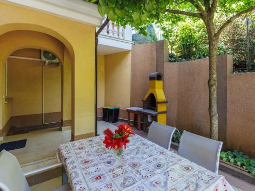 Apartment Villa Canaria 1 by Interhome