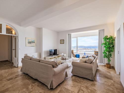 Apartment Les Dauphins-1 by Interhome