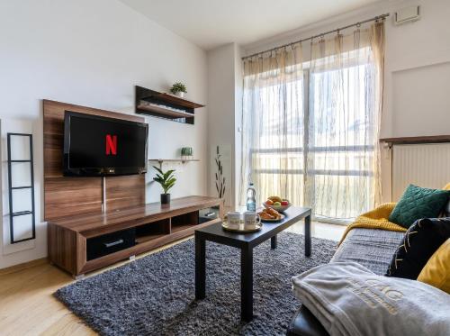 Central Warsaw Apartment near Browary - Grzybowska 61A