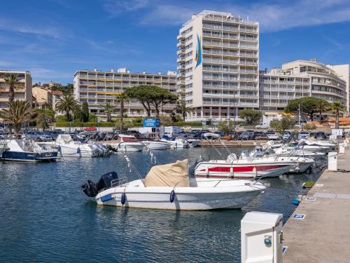 Apartment Le Palais de la Mer-3 by Interhome