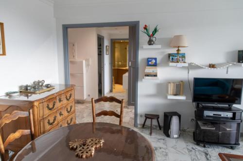 Lovely 48 m2 appt with sea view and swimming pool photo 5