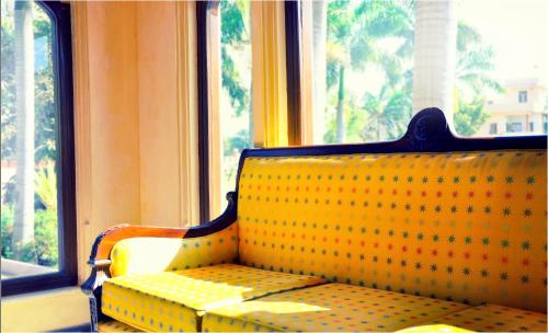Posezení v ubytování jüSTa Rajputana Resort & Convention Centre, Udaipur