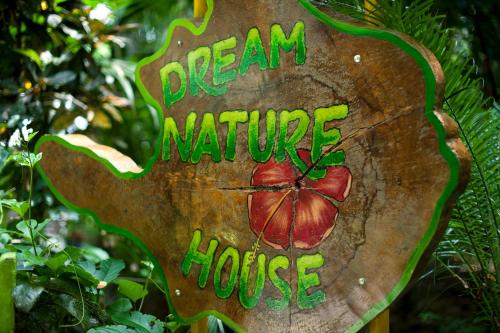 Сертификат, награда, вывеска или другой документ, выставленный в Congo Bongo EcoVillage Costa Rica