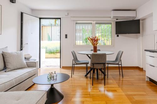 Sea Breeze Vouliagmeni - 2 BR