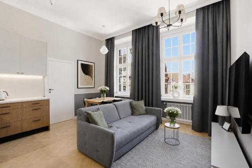 Panoramic Market Square View 2 bedrooms R265