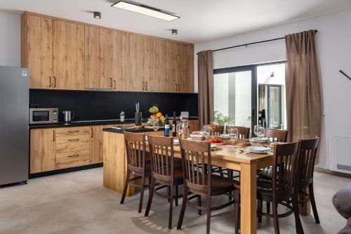 Villa Claudio with Private Pool - Happy Rentals