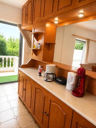 Anatolis Apartment near Airport,Rafina Port,Beach