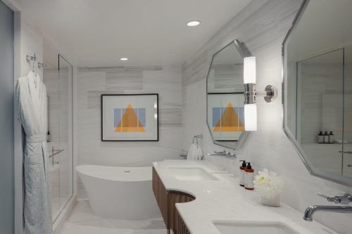 Regent Santa Monica Beach by IHG photo 142