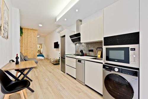 Rojo - Central Apt - Turia Park by Río Turia Apartments photo 14