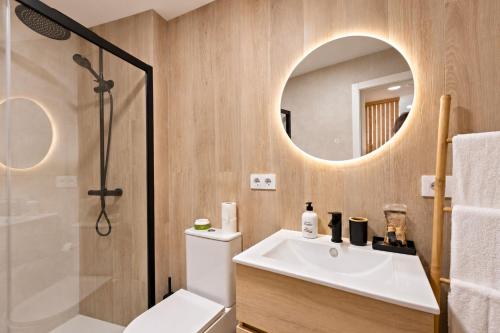 Rojo - Central Apt - Turia Park by Río Turia Apartments photo 4