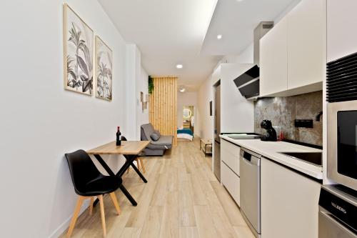 Rojo - Central Apt - Turia Park by Río Turia Apartments photo 5