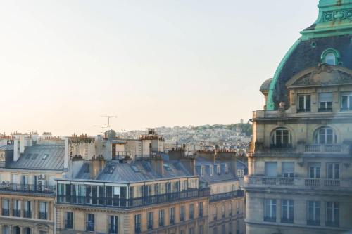 Appartement de charme sous les toits a Montorgueil