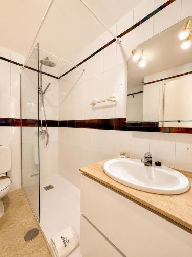 Marbella del Mar IV Beach Retreat & Pool - EaW Homes
