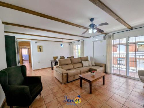 3BR Family Apt Near Beach AC TV17