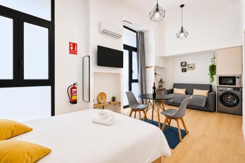 Jirafa - Entire Apt - Near Beach and Stadium by Río Turia Apartments